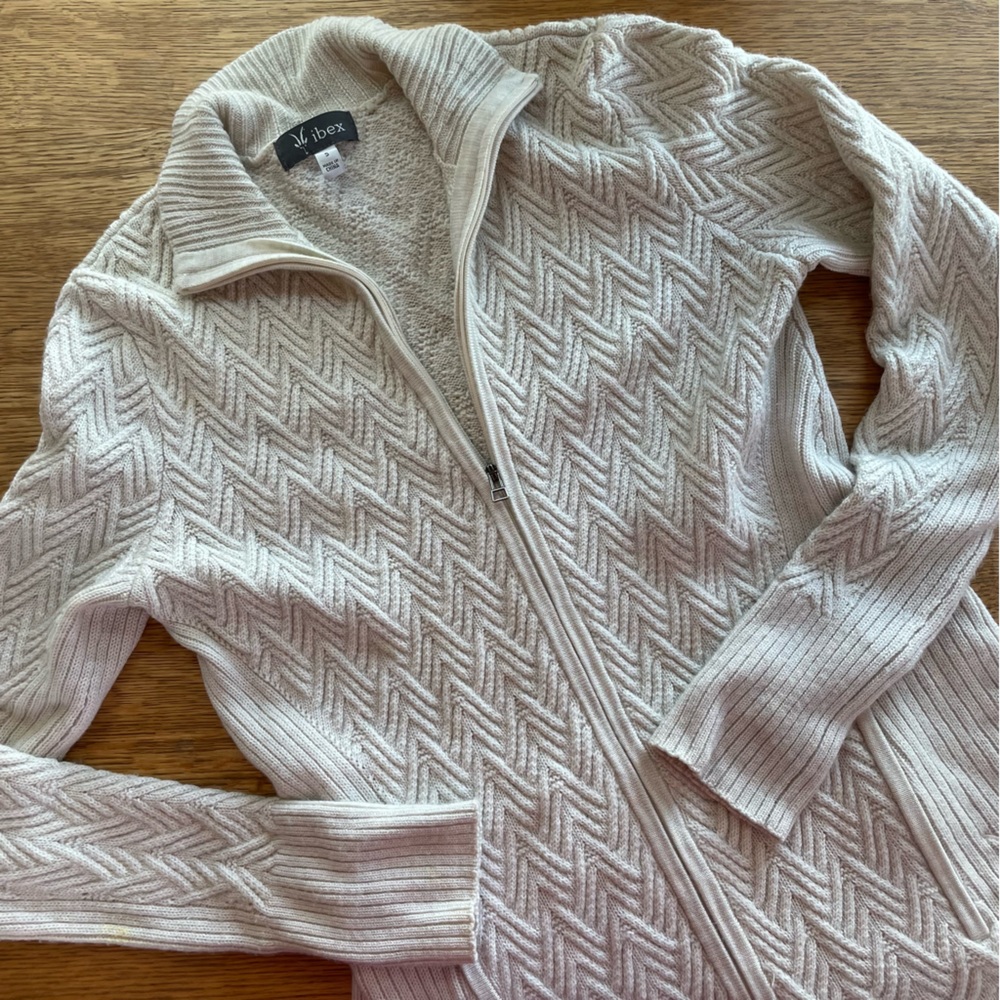 *24 hrs only!* Rare women’s Ibex cream zip up long sweater, small